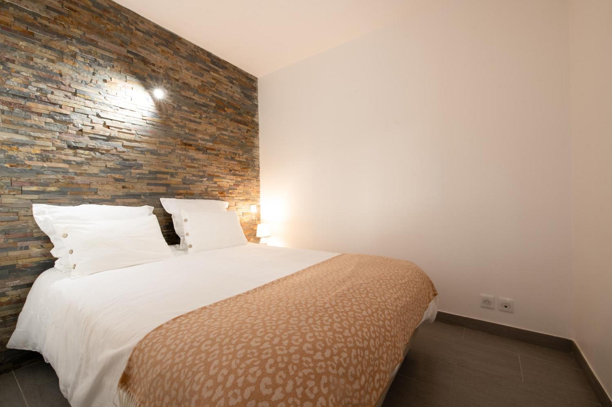 Le Victoria, Centre Ville , Plage Et Parking Gratuit 圣马克西姆 外观 照片